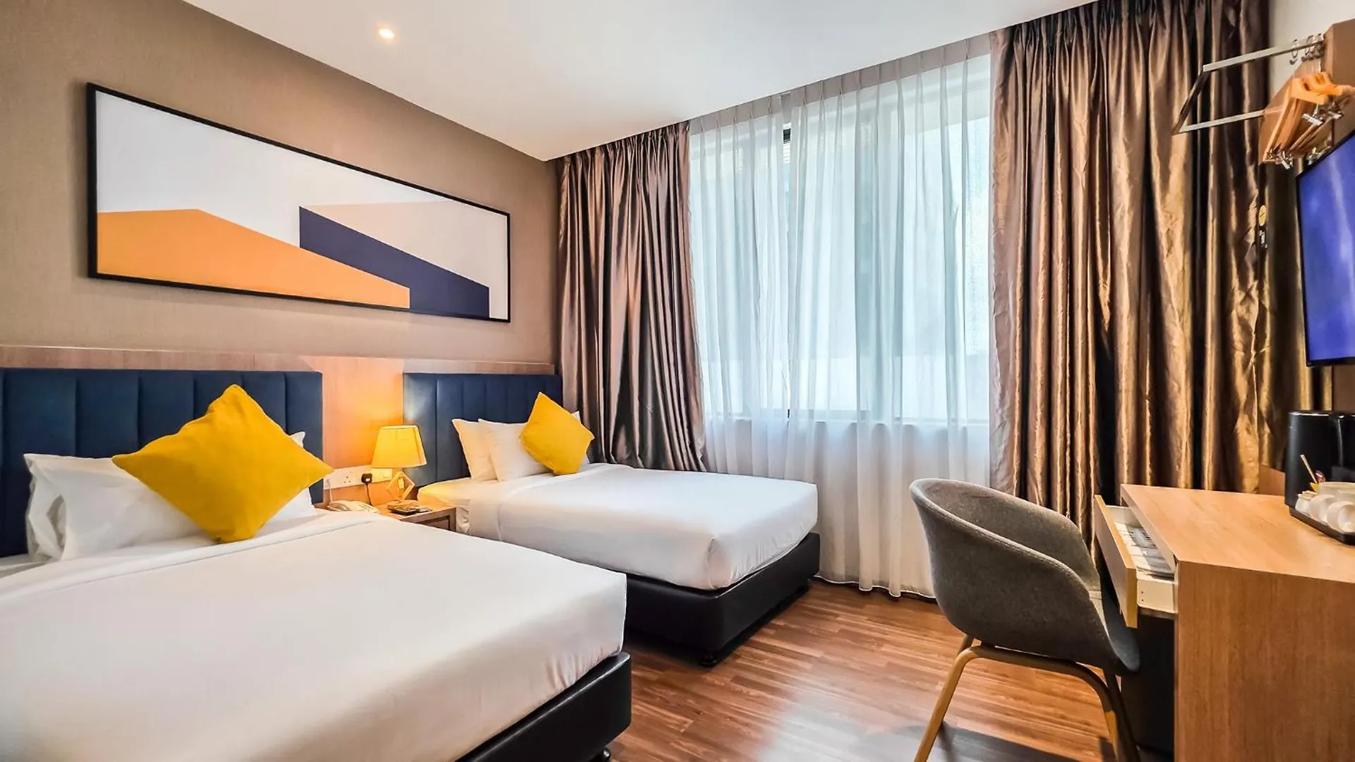 Fives Hotel Johor Bahru City Centre 3*,  Malaysia