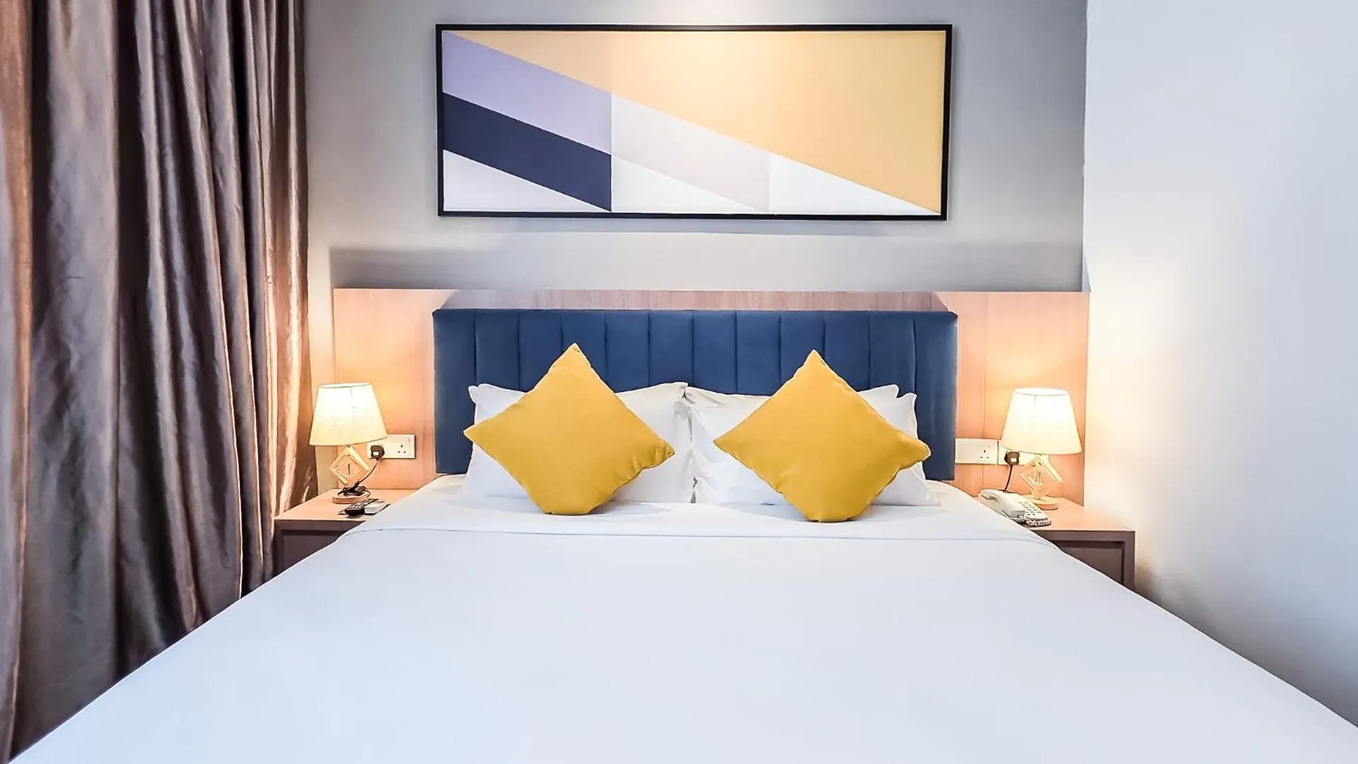 Fives Hotel Johor Bahru City Centre 3*,